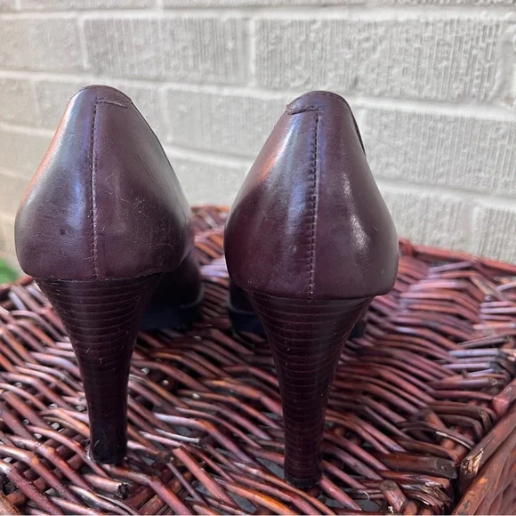 Worthington Brown size 7.5 
3 1/2" Heel open Toe Leather Sandal! - Picture 4 of 5